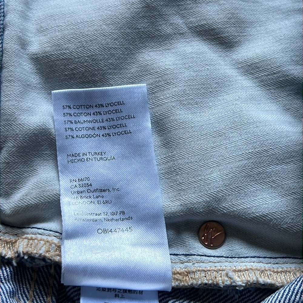 NWOT We The Free Distressed Shorts - Picture 9 of 10